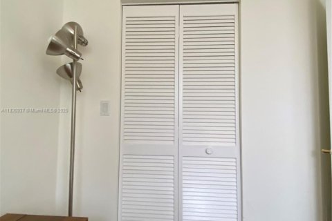 Condominio en alquiler en Miami Beach, Florida, 2 dormitorios, 123.56 m2 № 1809787 - foto 22