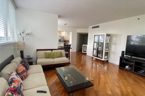 Condominio en alquiler en Miami Beach, Florida, 2 dormitorios, 123.56 m2 № 1809787 - foto 2