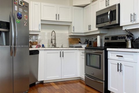 Condominio en alquiler en Miami Beach, Florida, 2 dormitorios, 123.56 m2 № 1809787 - foto 9