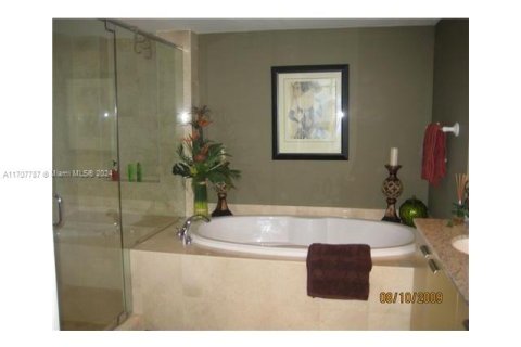 Condominio en venta en Hallandale Beach, Florida, 3 dormitorios, 193.05 m2 № 1460412 - foto 9