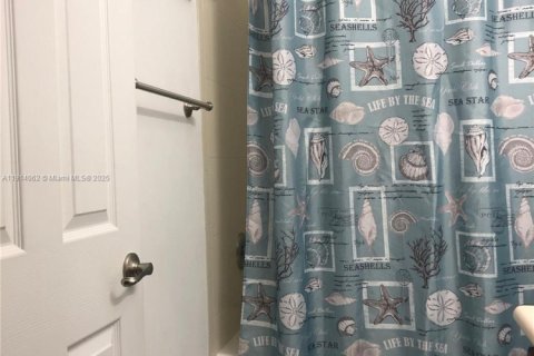 Villa ou maison à louer à Hallandale Beach, Floride: 3 chambres, 121.24 m2 № 1970721 - photo 7