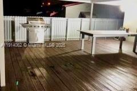 Villa ou maison à louer à Hallandale Beach, Floride: 3 chambres, 121.24 m2 № 1970721 - photo 12