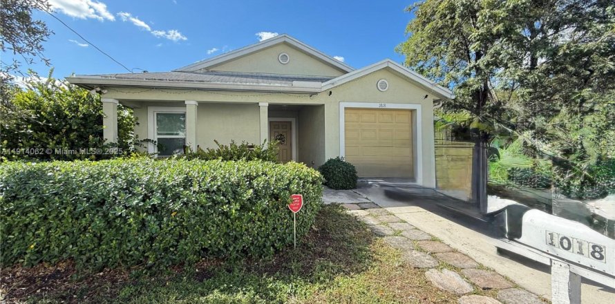 Villa ou maison à Hallandale Beach, Floride 3 chambres, 121.24 m2 № 1970721