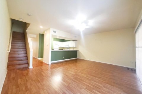 Condo in Gainesville, Florida, 3 bedrooms  № 2104942 - photo 9