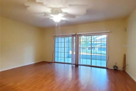 Condo in Gainesville, Florida, 3 bedrooms  № 2104942 - photo 12