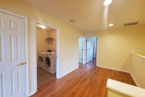 Condo in Gainesville, Florida, 3 bedrooms  № 2104942 - photo 17