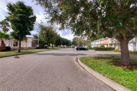 Condo in Gainesville, Florida, 3 bedrooms  № 2104942 - photo 29