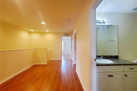 Condo in Gainesville, Florida, 3 bedrooms  № 2104942 - photo 18