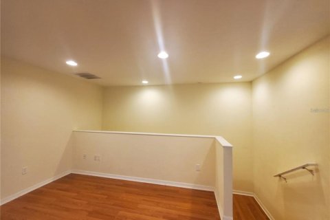 Condo in Gainesville, Florida, 3 bedrooms  № 2104942 - photo 16