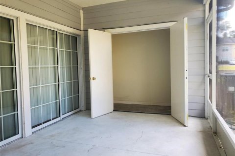 Condo in Gainesville, Florida, 3 bedrooms  № 2104942 - photo 13