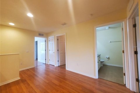 Condo in Gainesville, Florida, 3 bedrooms  № 2104942 - photo 19