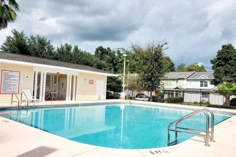 Condo in Gainesville, Florida, 3 bedrooms  № 2104942 - photo 28