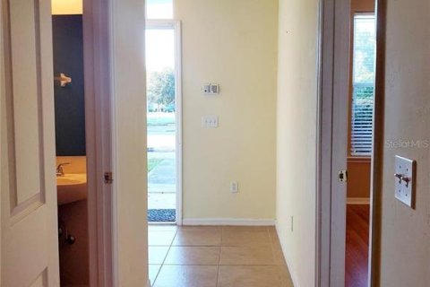 Condo in Gainesville, Florida, 3 bedrooms  № 2104942 - photo 6
