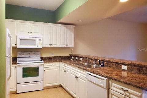 Condo in Gainesville, Florida, 3 bedrooms  № 2104942 - photo 8