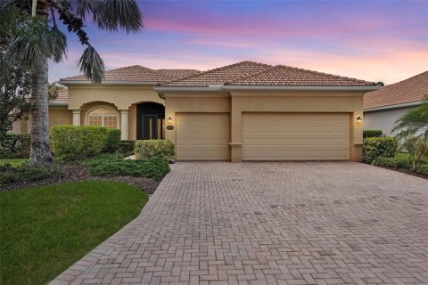 House in Bradenton, Florida 4 bedrooms, 248.23 sq.m. № 2203108