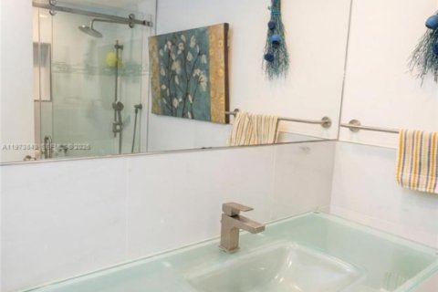 Condo in Pompano Beach, Florida, 2 bedrooms  № 2086031 - photo 14