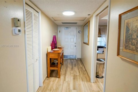 Condo in Pompano Beach, Florida, 2 bedrooms  № 2086031 - photo 7