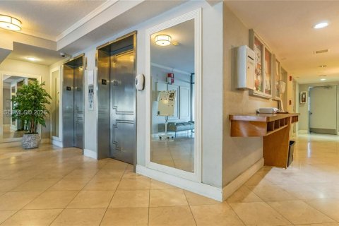 Condo in Pompano Beach, Florida, 2 bedrooms  № 2086031 - photo 21