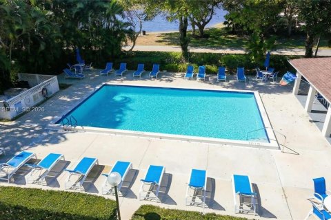 Condo in Pompano Beach, Florida, 2 bedrooms  № 2086031 - photo 26