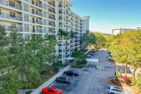 Condo in Pompano Beach, Florida, 2 bedrooms  № 2086031 - photo 24