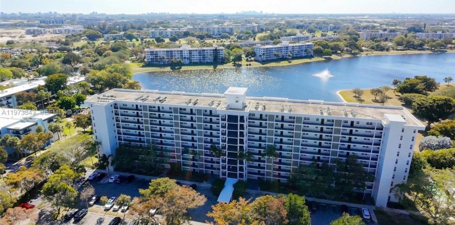 Condo in Pompano Beach, Florida, 2 bedrooms  № 2086031