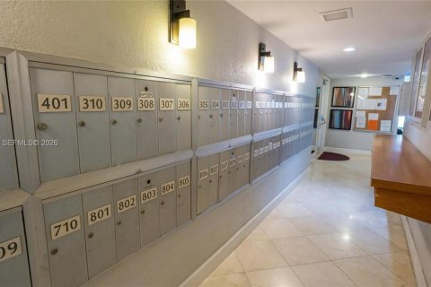 Condo in Pompano Beach, Florida, 2 bedrooms  № 2086031 - photo 23