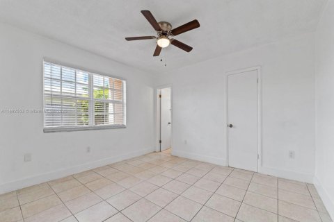 Villa ou maison à louer à Miami, Floride: 3 chambres, 139.35 m2 № 1945812 - photo 13