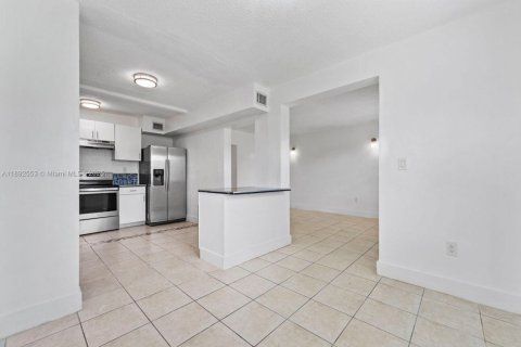 Villa ou maison à louer à Miami, Floride: 3 chambres, 139.35 m2 № 1945812 - photo 7