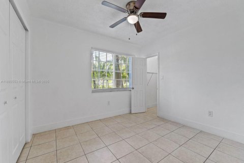 Villa ou maison à louer à Miami, Floride: 3 chambres, 139.35 m2 № 1945812 - photo 18