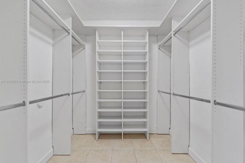 Villa ou maison à louer à Miami, Floride: 3 chambres, 139.35 m2 № 1945812 - photo 14