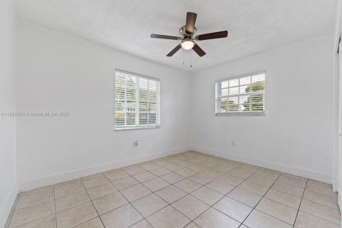 Villa ou maison à louer à Miami, Floride: 3 chambres, 139.35 m2 № 1945812 - photo 22