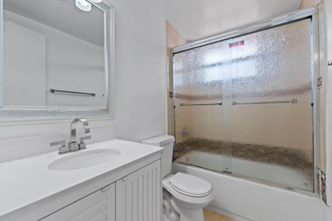 Villa ou maison à louer à Miami, Floride: 3 chambres, 139.35 m2 № 1945812 - photo 21