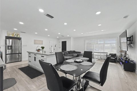 Купить виллу или дом в Майами, Флорида 5 спален, 148.09м2, № 2154546 - фото 13