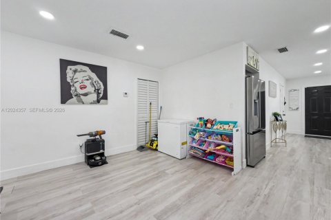 Купить виллу или дом в Майами, Флорида 5 спален, 148.09м2, № 2154546 - фото 21