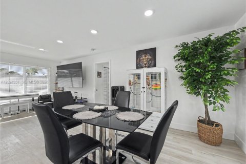Купить виллу или дом в Майами, Флорида 5 спален, 148.09м2, № 2154546 - фото 12