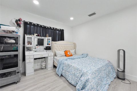 Купить виллу или дом в Майами, Флорида 5 спален, 148.09м2, № 2154546 - фото 28