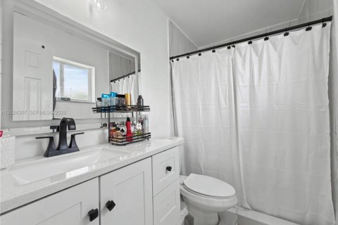 Купить виллу или дом в Майами, Флорида 5 спален, 148.09м2, № 2154546 - фото 17
