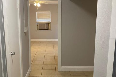 House in Tampa, Florida 2 bedrooms, 85.28 sq.m. № 2104601 - photo 9