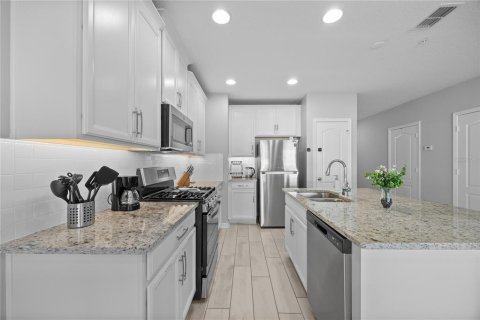 Townhouse in Sanford, Florida 3 bedrooms, 138.42 sq.m. № 2156458 - photo 6
