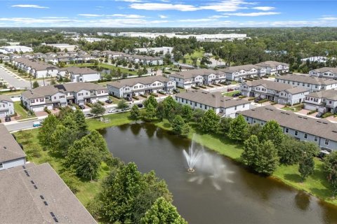 Townhouse in Sanford, Florida 3 bedrooms, 138.42 sq.m. № 2156458 - photo 28