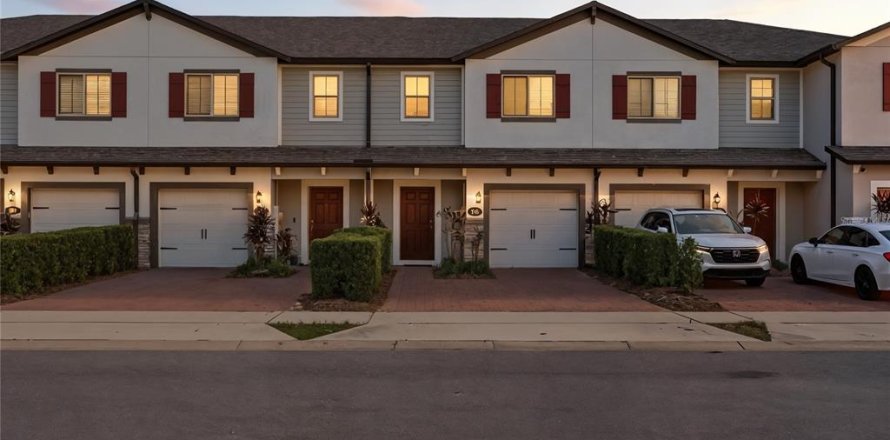 Townhouse in Sanford, Florida 3 bedrooms, 138.42 sq.m. № 2156458