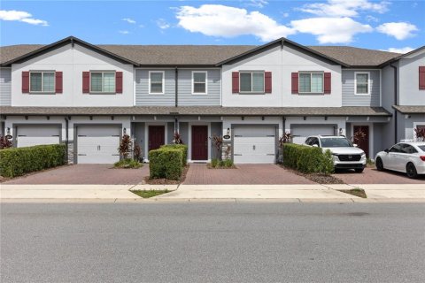 Townhouse in Sanford, Florida 3 bedrooms, 138.42 sq.m. № 2156458 - photo 2