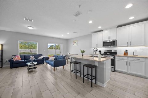 Townhouse in Sanford, Florida 3 bedrooms, 138.42 sq.m. № 2156458 - photo 4
