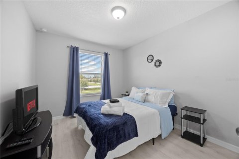 Townhouse in Sanford, Florida 3 bedrooms, 138.42 sq.m. № 2156458 - photo 18
