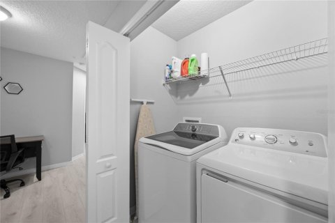 Townhouse in Sanford, Florida 3 bedrooms, 138.42 sq.m. № 2156458 - photo 21