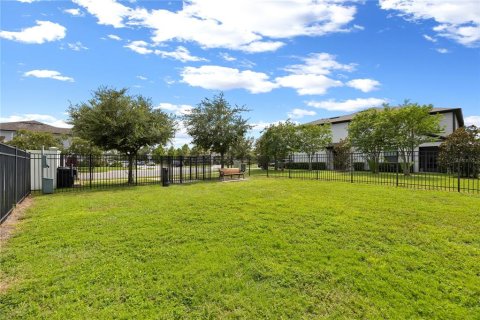 Townhouse in Sanford, Florida 3 bedrooms, 138.42 sq.m. № 2156458 - photo 26