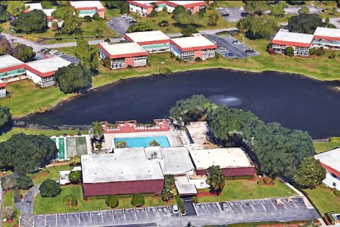 Condo in Stuart, Florida, 2 bedrooms  № 1100874 - photo 1