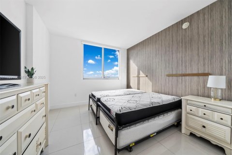 Copropriété à louer à Miami, Floride: 2 chambres, 129.04 m2 № 1987544 - photo 13