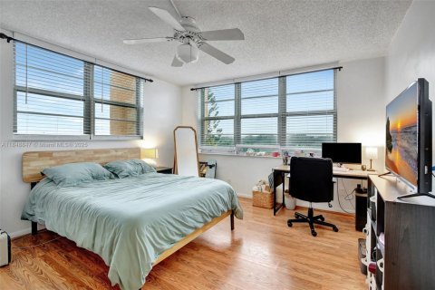 Condo in Davie, Florida, 2 bedrooms  № 1882286 - photo 17