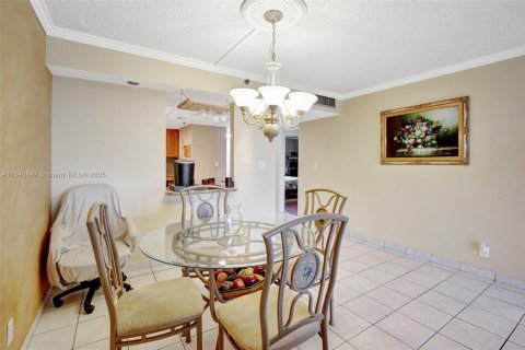 Condo in Davie, Florida, 2 bedrooms  № 1882286 - photo 10